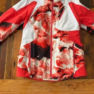 Spyder Gore-Tex ski jacket. Only worn a few times. Smoke free home.
